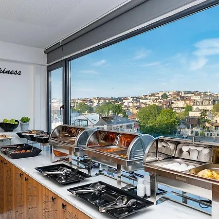 Askadar çatı Hotel *